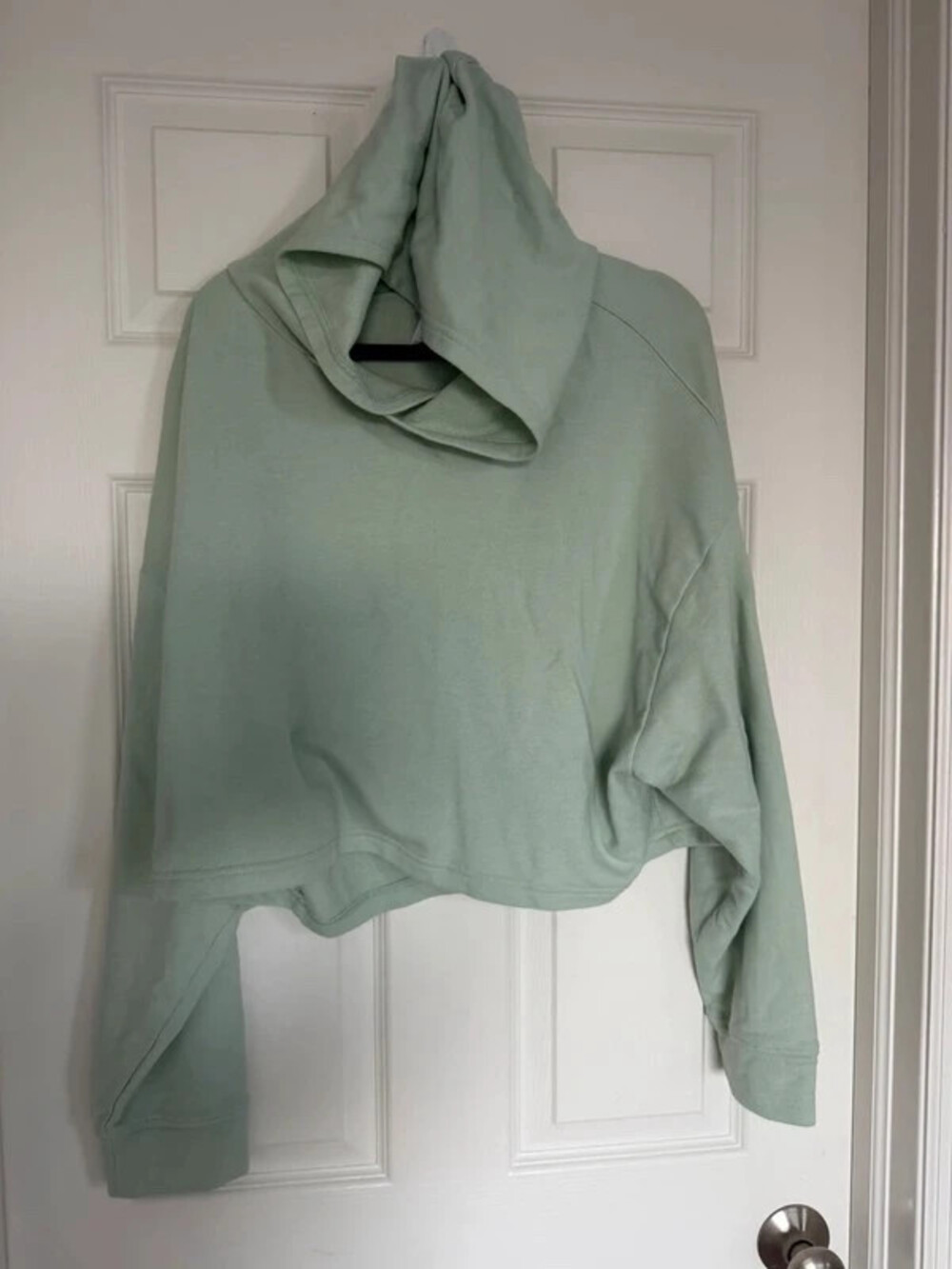 Fabletics oversized cropped sweatshirt in a soft mint/sage green. Size Large.